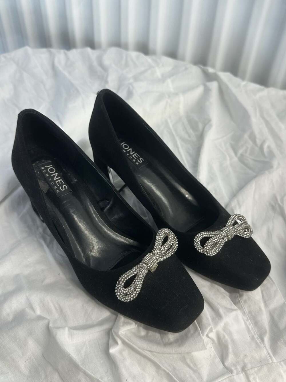 Jones New York Rosena Black Suede Rhinestone Bow Block Heel Pumps Size 9.5